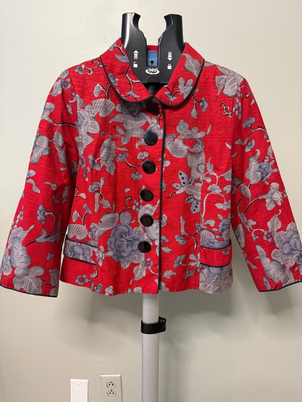 SilkLand Red Floral Button-Front Blazer